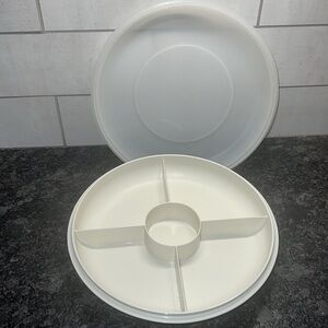 VINTAGE TUPPERWARE round divided serving platter with lid. Excellent condition